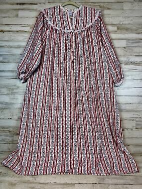 Lanz of Salzburg Women's M Red Floral Flannel Nightgown 100% Cotton Lace Trim